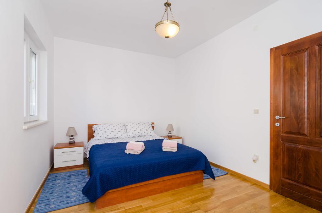 Apartment Marela *