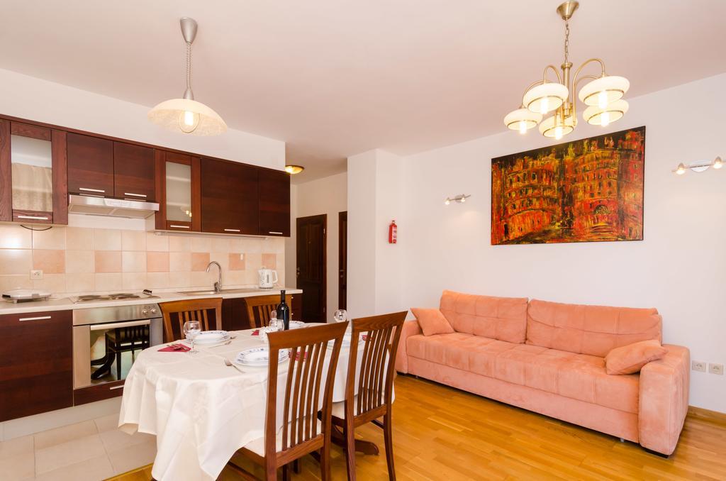 Apartment Marela *